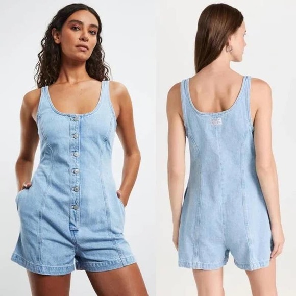 Levi's Pants - Levi's Alek Denim Romper Button Front NWT Size XS Light Wash $98 Vintage Style